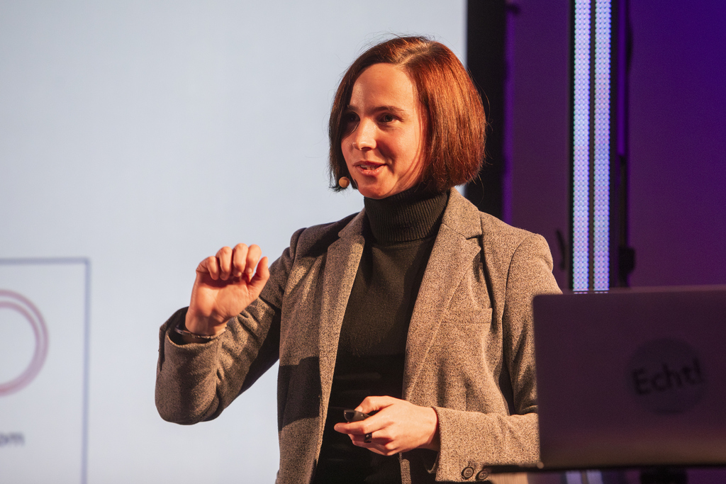 Barbara Bruno giving a talk